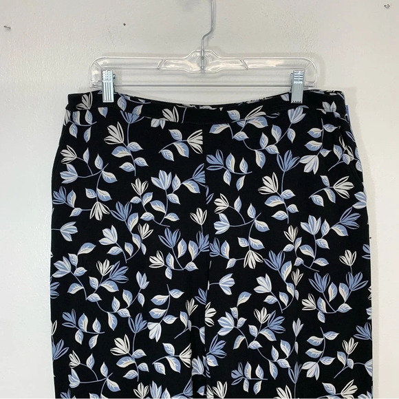 J Jill Wearable Full Leg Cropped Pants Lage Petite Pull On Black Blue Floral - Picture 2 of 10